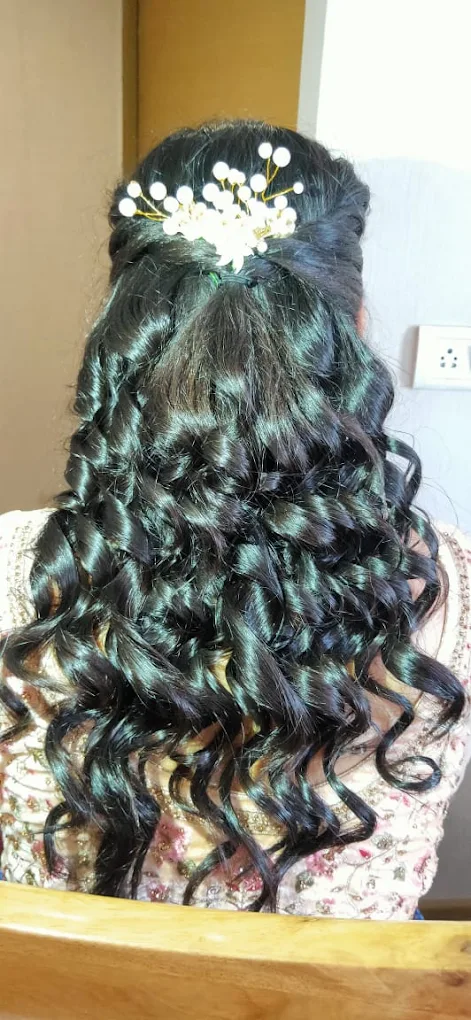 Hair — curls & pearl pin